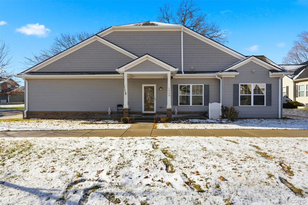 1710 Carlisle Street, Howell, MI 48855