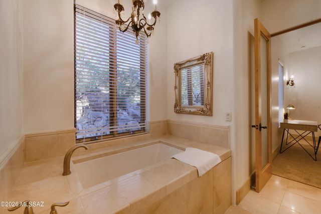 13850 N Como Hills Drive, Tucson, AZ 85755