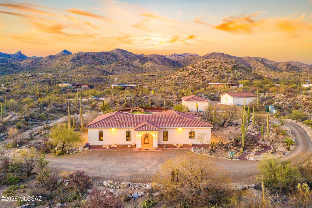 13850 N Como Hills Drive, Tucson, AZ 85755