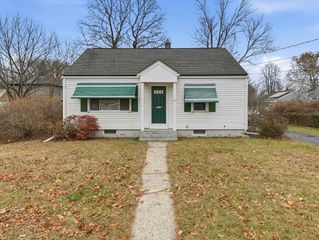 47 Holy Cross St., Springfield, MA 01104