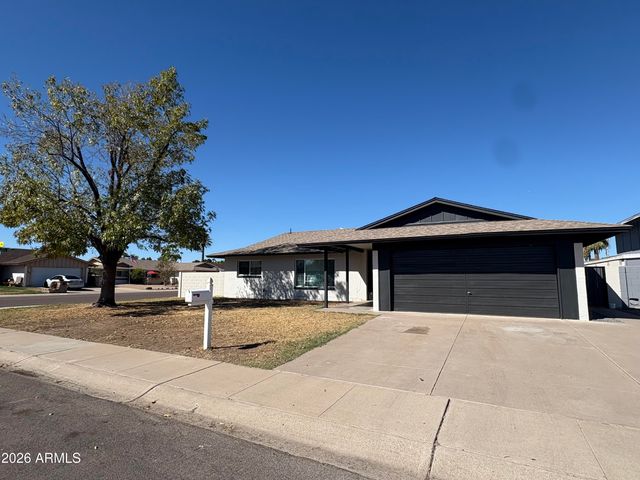 7702 N 48th Avenue, Glendale, AZ 85301