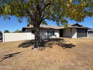 7702 N 48th Avenue, Glendale, AZ 85301