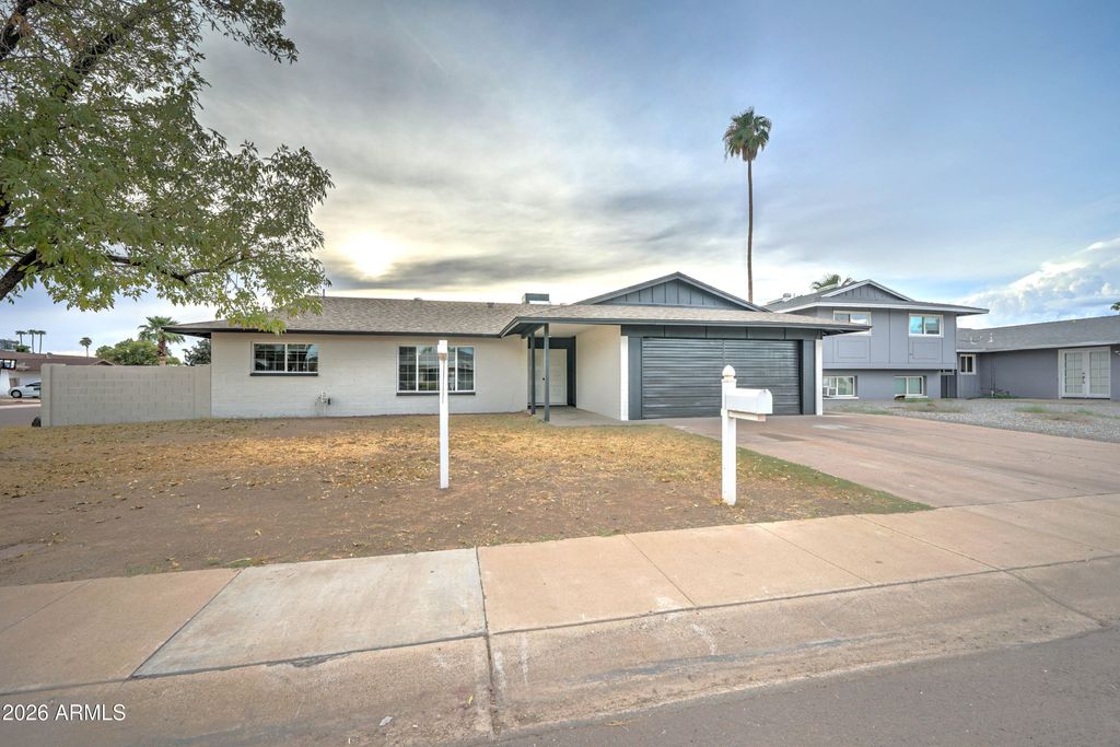 7702 N 48th Avenue, Glendale, AZ 85301 — photo 3