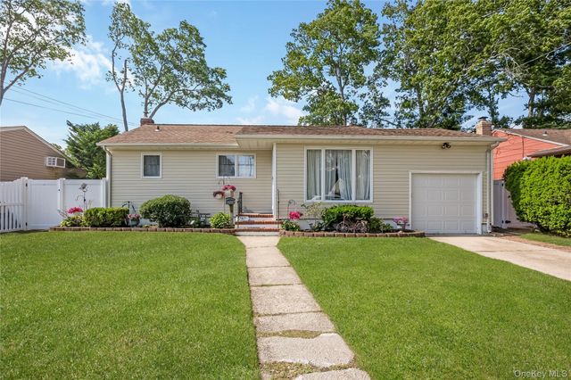 787 Frankford Road, West Babylon, NY 11704