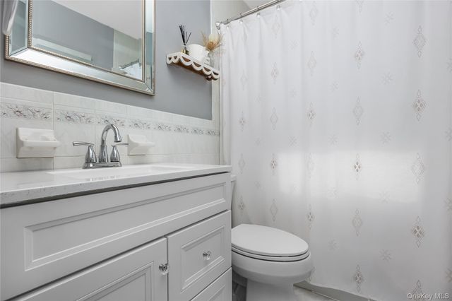 787 Frankford Road, West Babylon, NY 11704