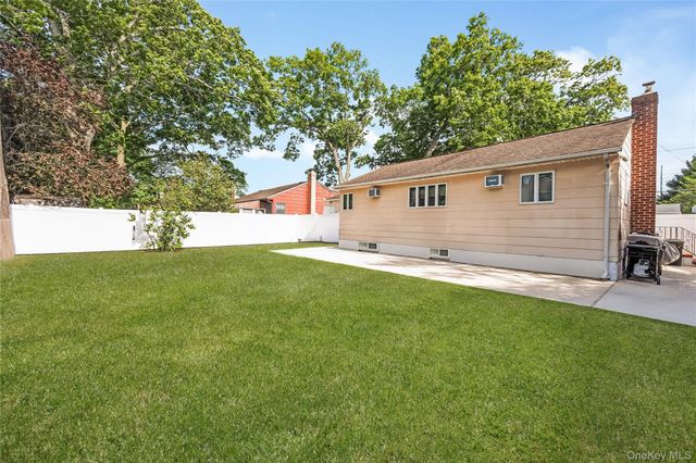 787 Frankford Road, West Babylon, NY 11704