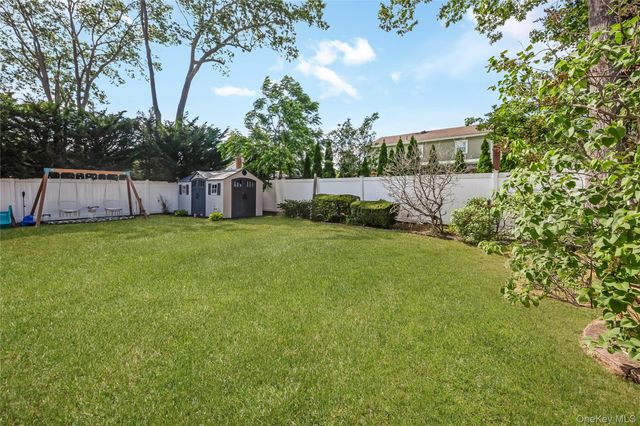 787 Frankford Road, West Babylon, NY 11704