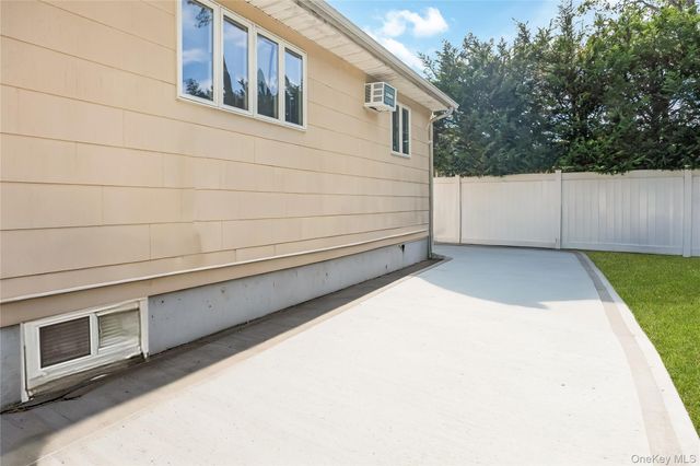 787 Frankford Road, West Babylon, NY 11704