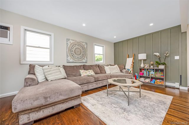 787 Frankford Road, West Babylon, NY 11704