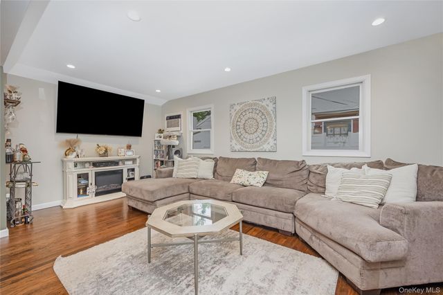 787 Frankford Road, West Babylon, NY 11704