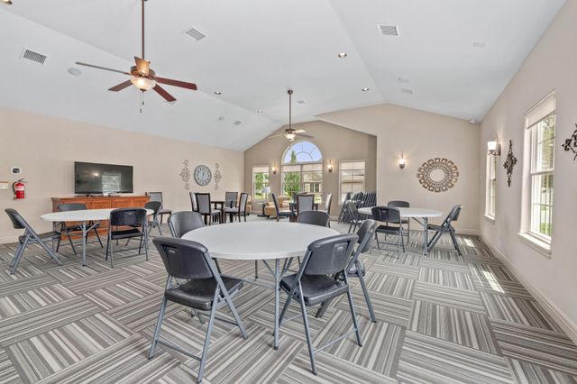 9636 W Village Pl, Maize, KS 67101