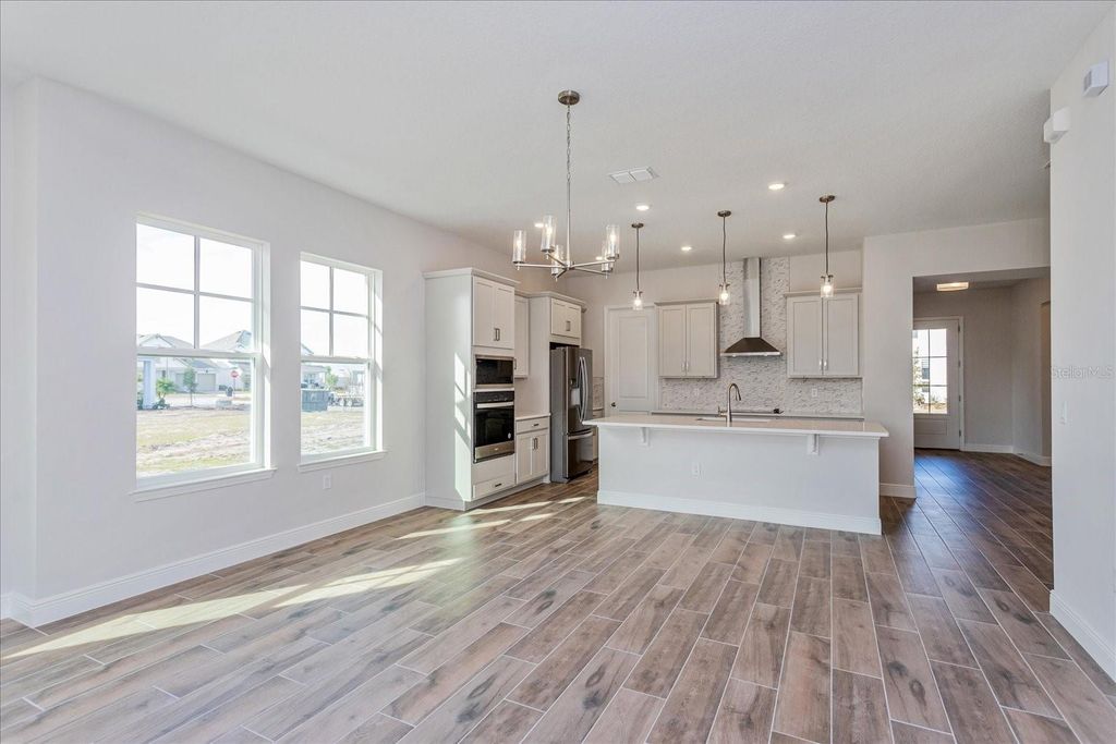 Image 6 of property listing at 10242 MEDAWAR STREET, Orlando, FL 32827