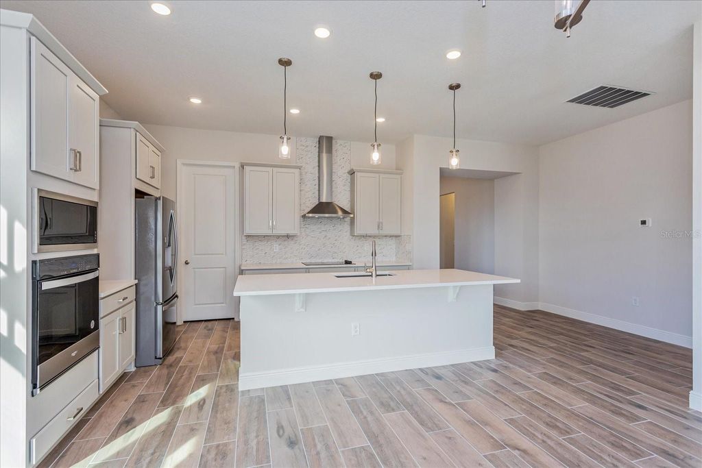 Image 9 of property listing at 10242 MEDAWAR STREET, Orlando, FL 32827