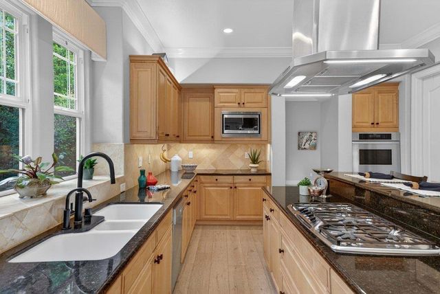 121 Palomino Way, Santa Cruz, CA 95060