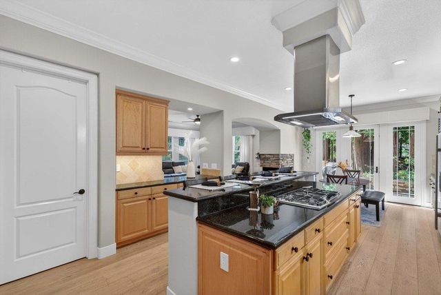 121 Palomino Way, Santa Cruz, CA 95060