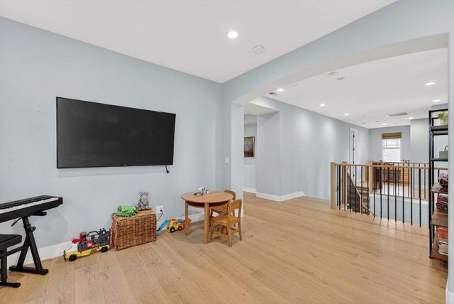 121 Palomino Way, Santa Cruz, CA 95060