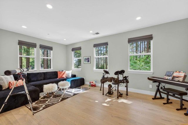 121 Palomino Way, Santa Cruz, CA 95060