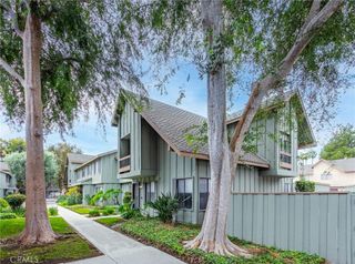 20126 Runnymede Street 22, Winnetka, CA 91306