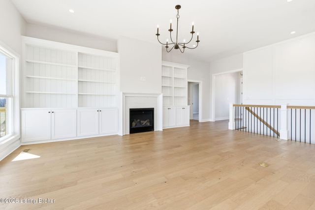 17827 Shakes Creek Dr, Fisherville, KY 40023