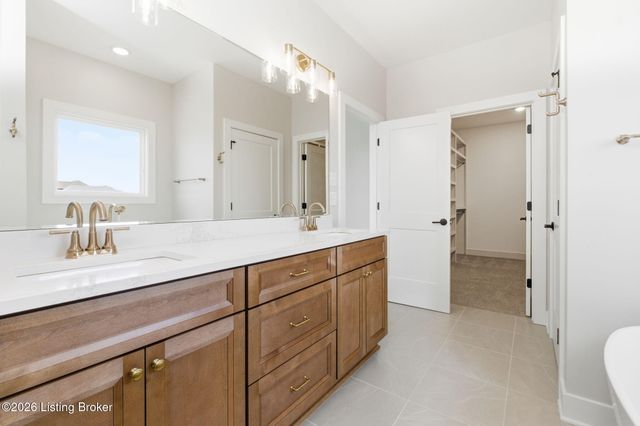 17827 Shakes Creek Dr, Fisherville, KY 40023