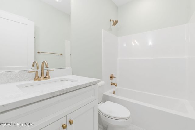 17827 Shakes Creek Dr, Fisherville, KY 40023