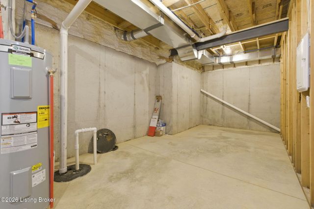 17827 Shakes Creek Dr, Fisherville, KY 40023