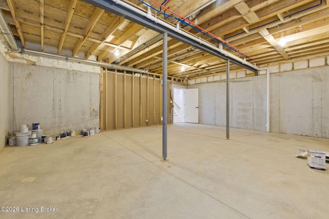 17827 Shakes Creek Dr, Fisherville, KY 40023