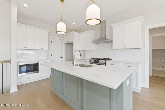 17827 Shakes Creek Dr, Fisherville, KY 40023