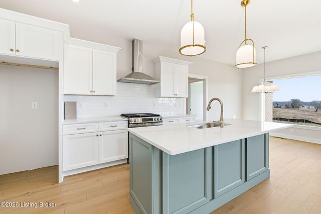 17827 Shakes Creek Dr, Fisherville, KY 40023