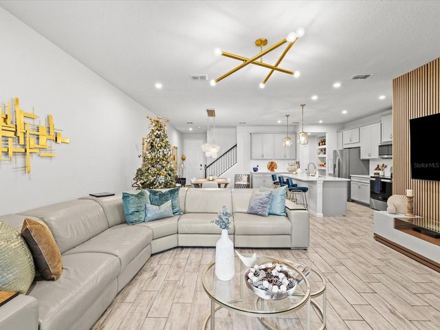 19421 BLUE POND DRIVE, Lutz, FL 33558