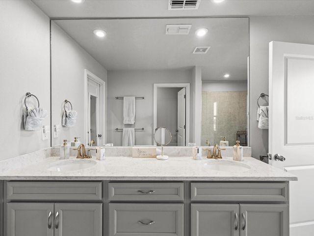 19421 BLUE POND DRIVE, Lutz, FL 33558