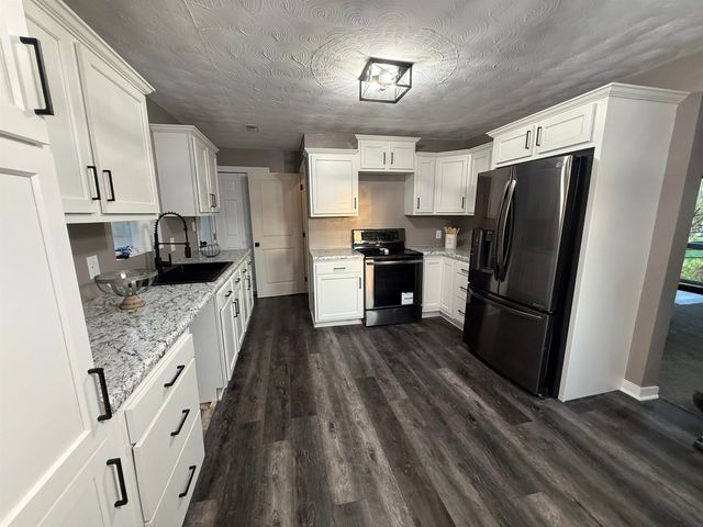 1003 Marion Pike, Coal Grove, OH 45638