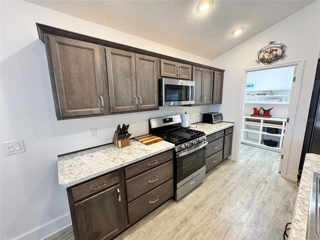 5822 ROUDELL WAY, The Villages, FL 32163