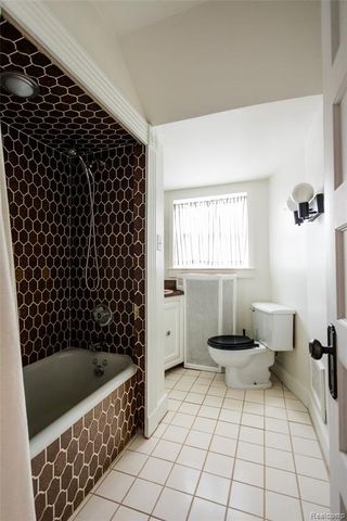 2929 Burns Street, Detroit, MI 48214