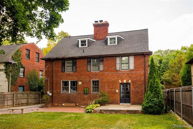 2929 Burns Street, Detroit, MI 48214