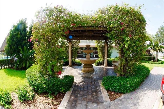 608 SW Natura Boulevard 309, Deerfield Beach, FL 33441