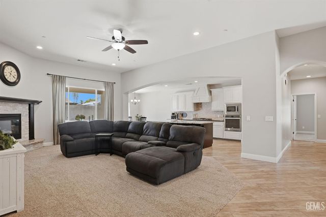 15119 Cotton Blossom Avenue, Bakersfield, CA 93314