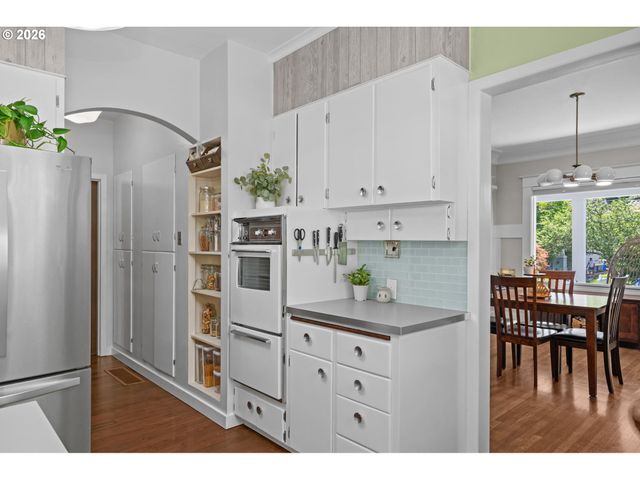 2302 Se 58TH Ave, Portland, OR 97215