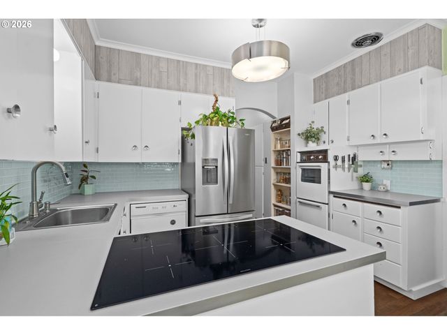 2302 Se 58TH Ave, Portland, OR 97215