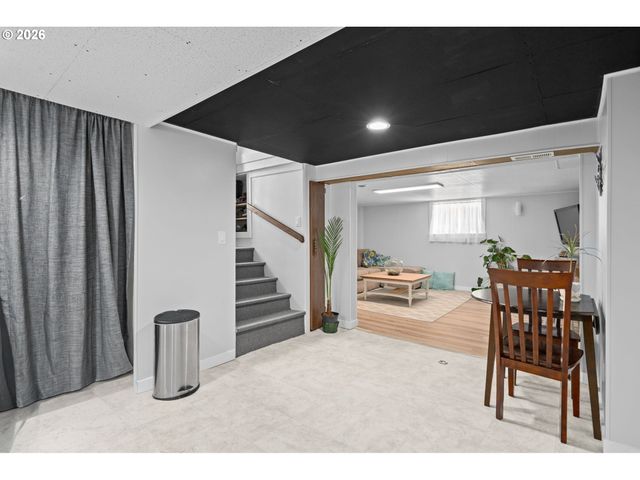 2302 Se 58TH Ave, Portland, OR 97215