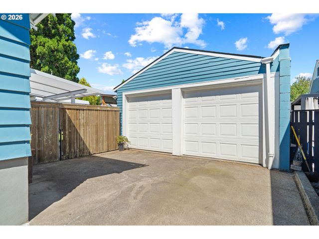 2302 Se 58TH Ave, Portland, OR 97215