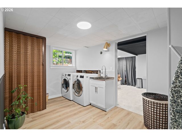 2302 Se 58TH Ave, Portland, OR 97215