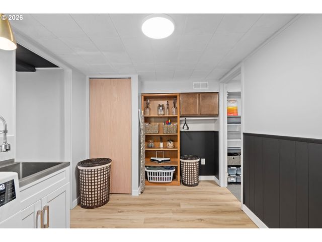 2302 Se 58TH Ave, Portland, OR 97215
