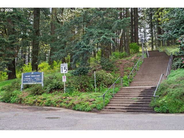 2302 Se 58TH Ave, Portland, OR 97215
