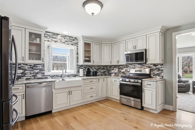 201 Panama Avenue, Hampshire, IL 60140