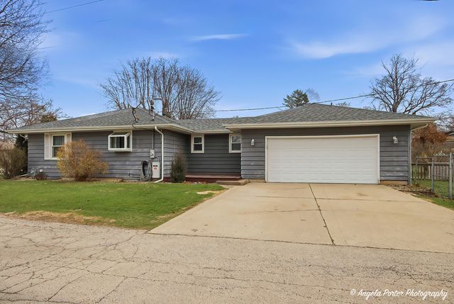 201 Panama Avenue, Hampshire, IL 60140