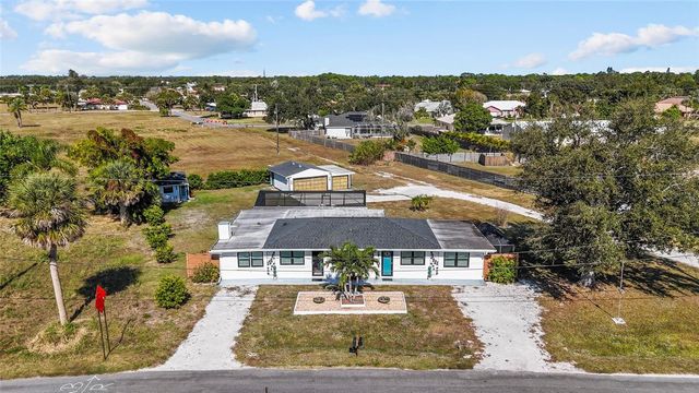 11 1ST STREET E, Nokomis, FL 34275