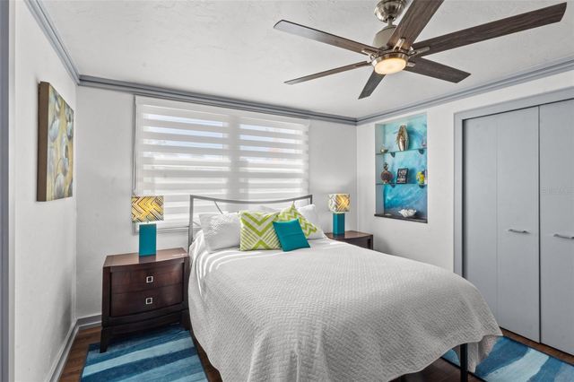 11 1ST STREET E, Nokomis, FL 34275