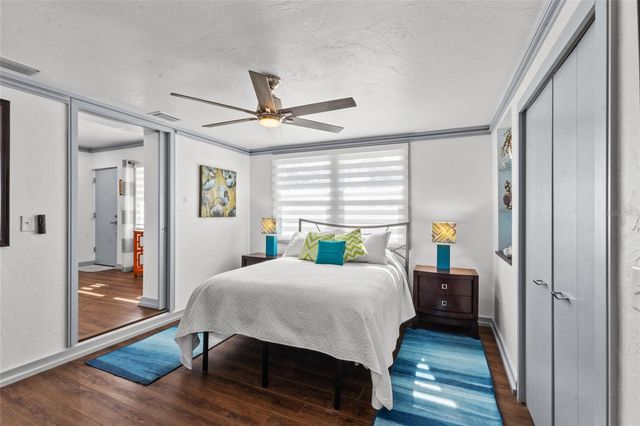 11 1ST STREET E, Nokomis, FL 34275