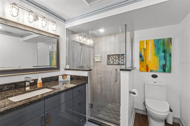 11 1ST STREET E, Nokomis, FL 34275